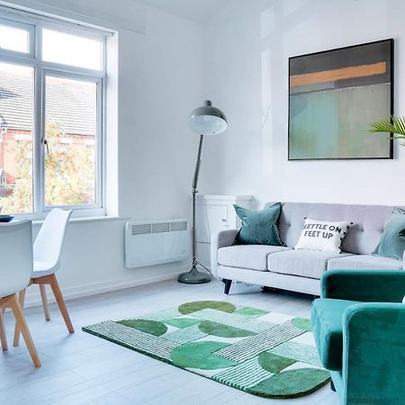 Modern 2 Bedroom Flat - 15 Minutes To Liverpool Birkenhead Luaran gambar