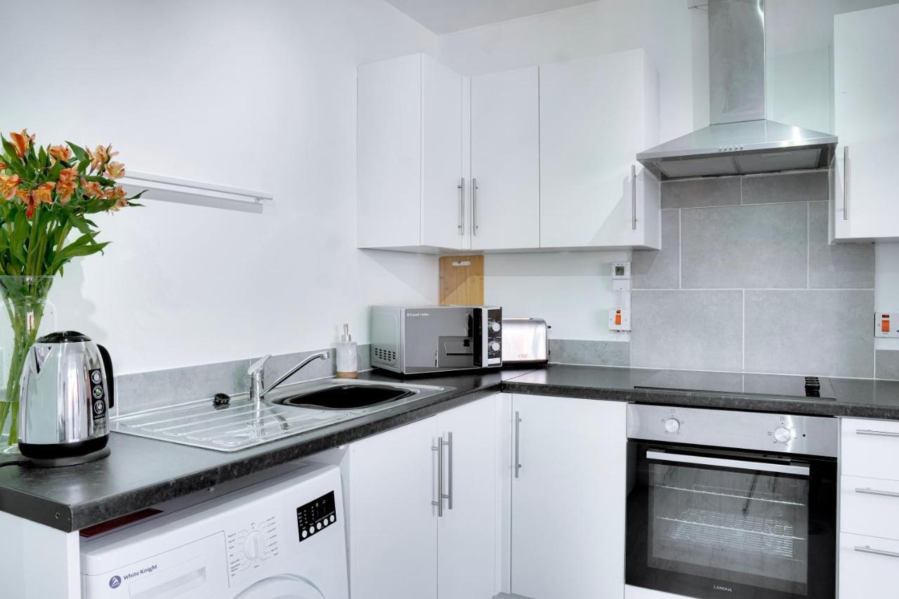 Modern 2 Bedroom Flat - 15 Minutes To Liverpool Birkenhead Luaran gambar
