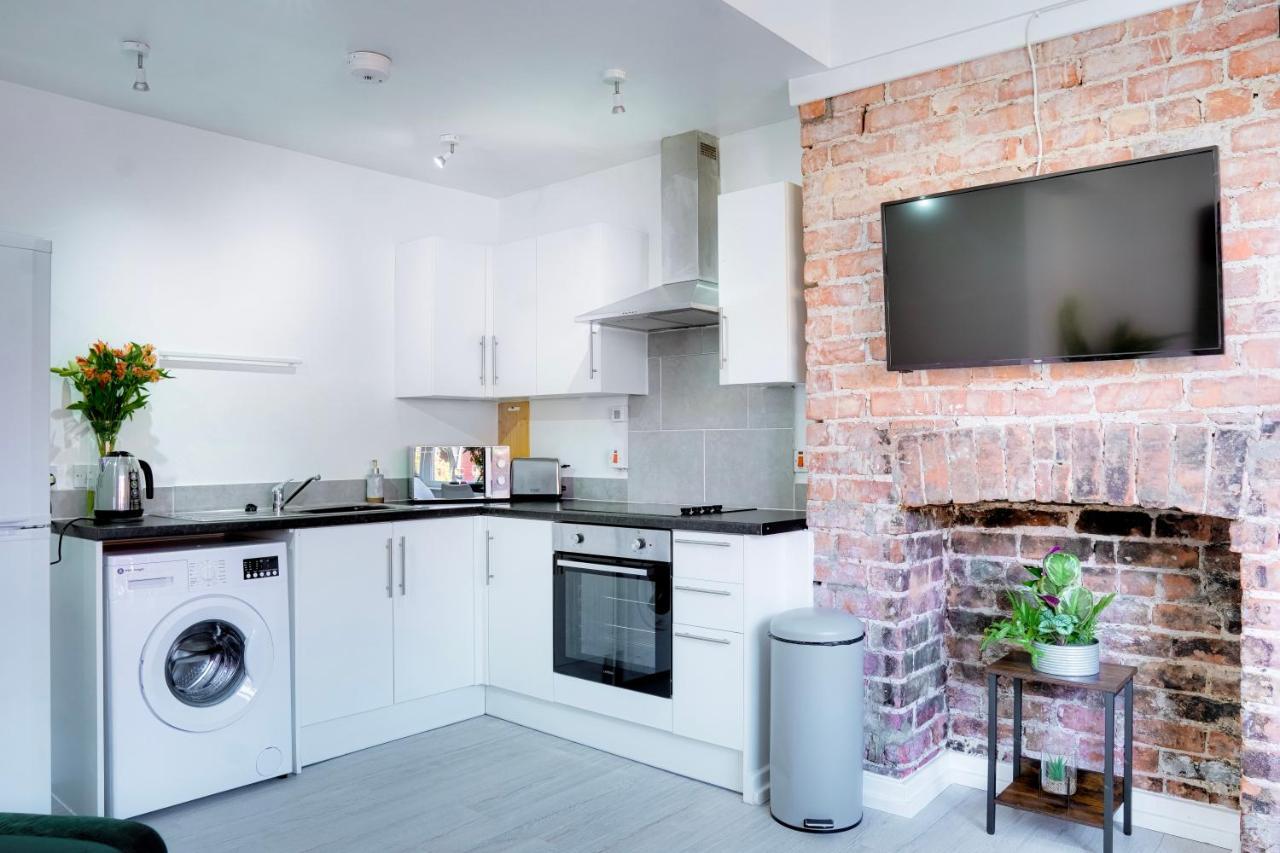 Modern 2 Bedroom Flat - 15 Minutes To Liverpool Birkenhead Luaran gambar