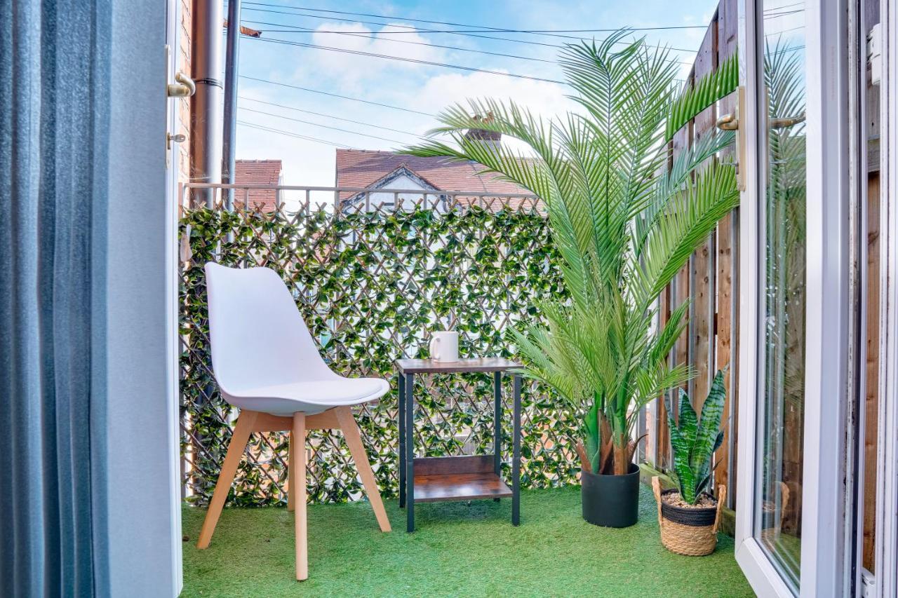 Modern 2 Bedroom Flat - 15 Minutes To Liverpool Birkenhead Luaran gambar