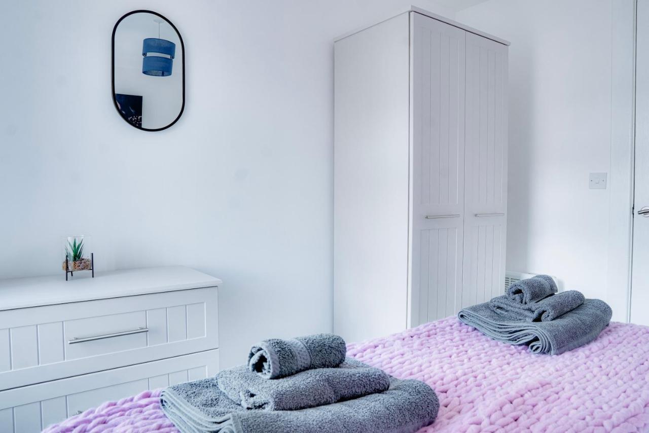 Modern 2 Bedroom Flat - 15 Minutes To Liverpool Birkenhead Luaran gambar